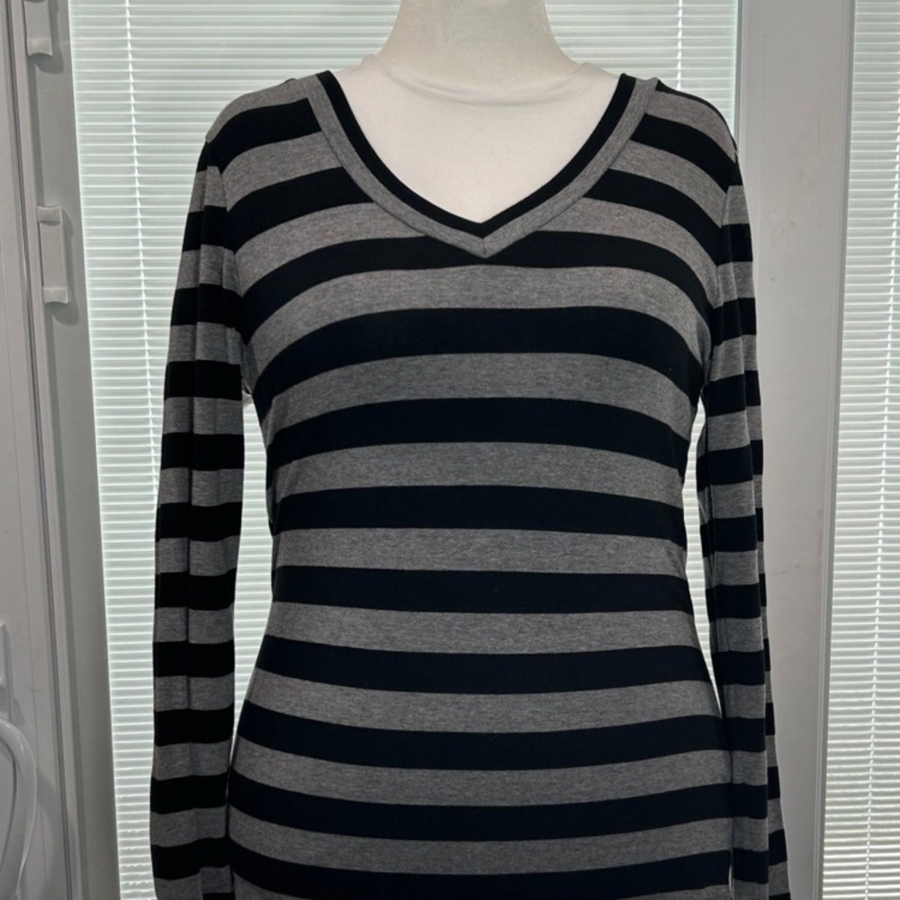 Large Striped V-Neck Long Sleeve